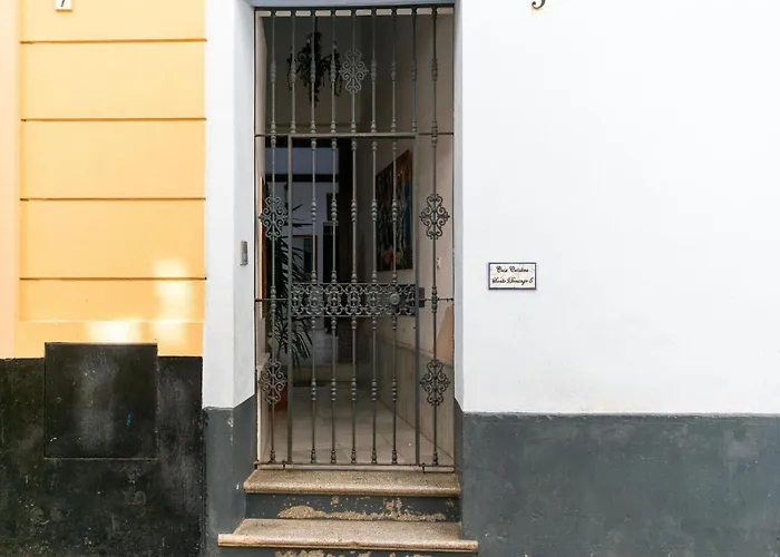 In By The Sea * Cadiz